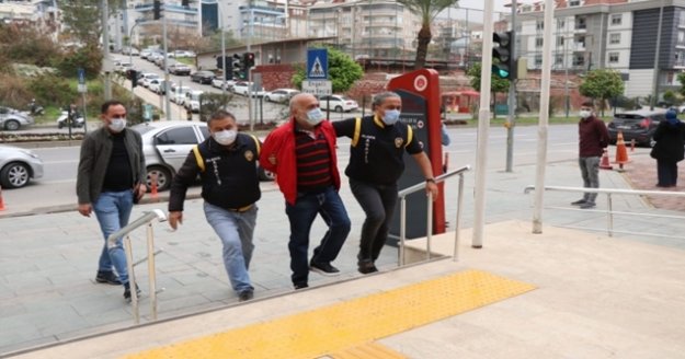 Alanya’da eşini öldüren koca adliyede