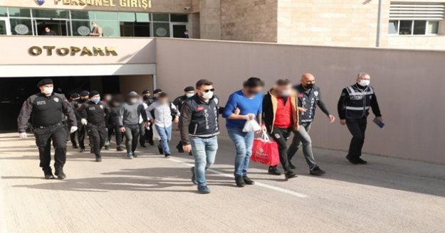 Antalya'da aranan 46 kişi yakalandı