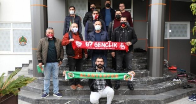 Antalyaspor taraftar grubundan Alanyaspor'a ziyaret