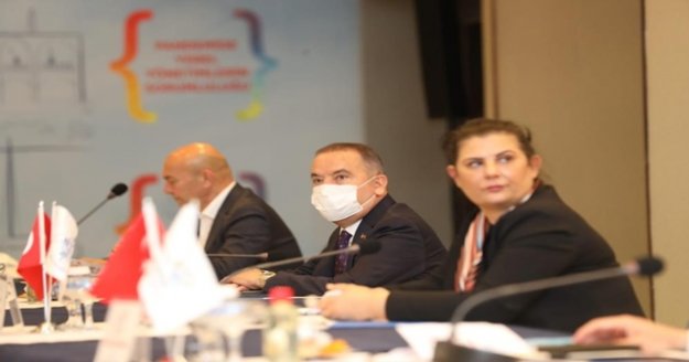 Büyükşehir başkanları toplantısında pandemi, deprem ve turizm konuşuldu