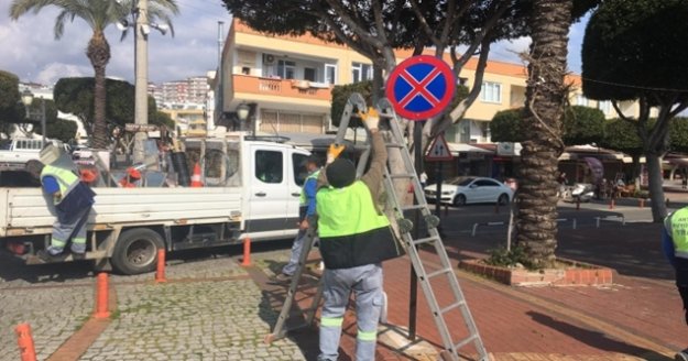Trafik levhaları Alanya'da yenileniyor
