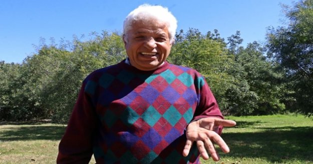 Ünlü profesöre su altında elektrikli vatoz balığı şoku