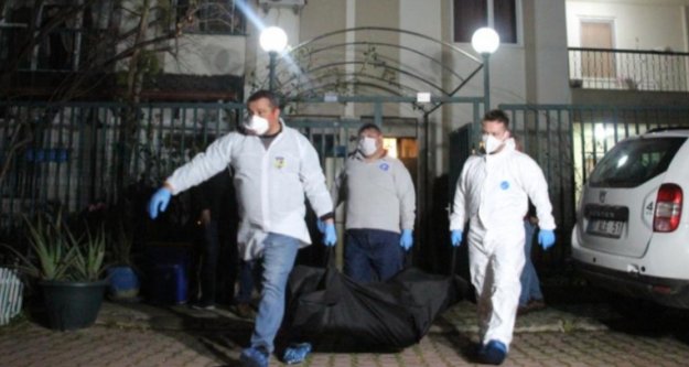 Villada annesini, babasını ve kız kardeşini öldürüp intihar etti