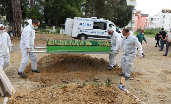 Alanya'da Kıbrıs Gazisi emekli başkomiser koranaya yenildi