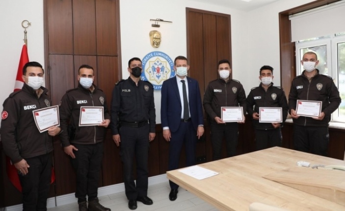 Alanya’da başarılı bekçilere belge verildi