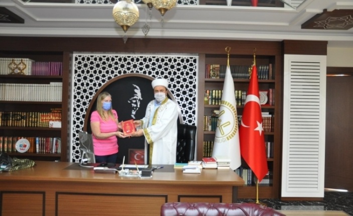 Alanya’da yaşayan Elisabeth Müslüman oldu