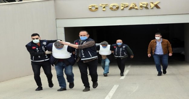 Antalya'da kan donduran cinayetin 2 şüphelisi adliyeye sevk edildi