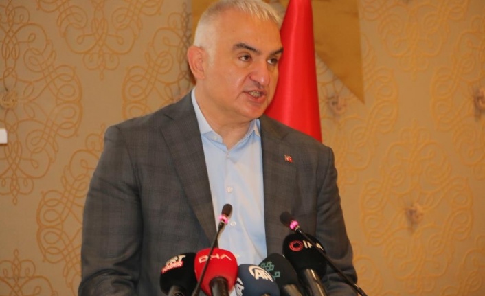 Bakan Ersoy: “Mayıs sonuna kadar tüm turizm çalışanları aşılanacak”