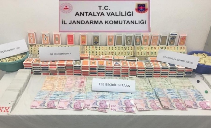 Kıraathanede kumar oynayan 16 kişiye 76 bin TL para cezası