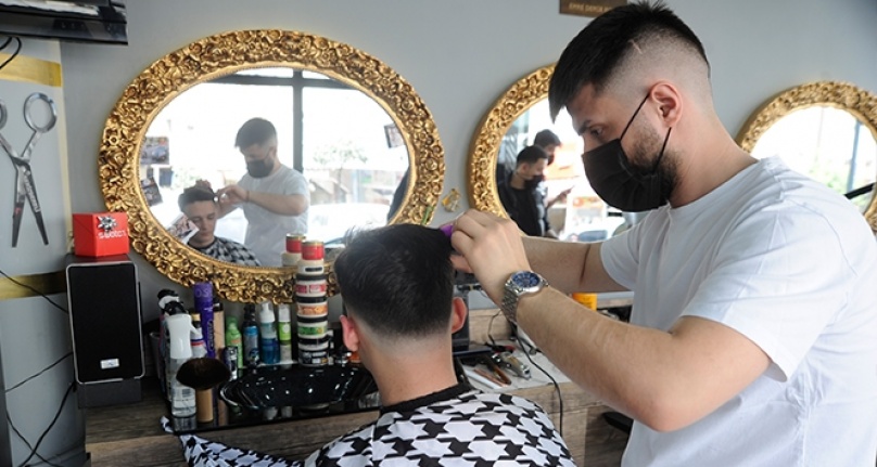Tam kapanma öncesi kuaförlerde randevu listeleri doldu