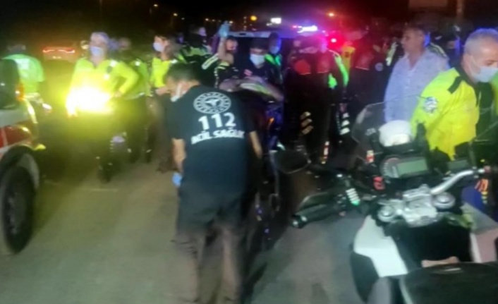 Trafik polis otosu ile motosikletli trafik polisi çarpıştı