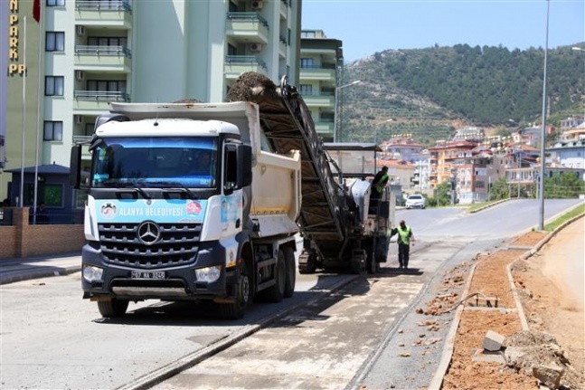 Yeni Prestij Caddesi'nde sıcak asfalt için hazırlıklar başladı
