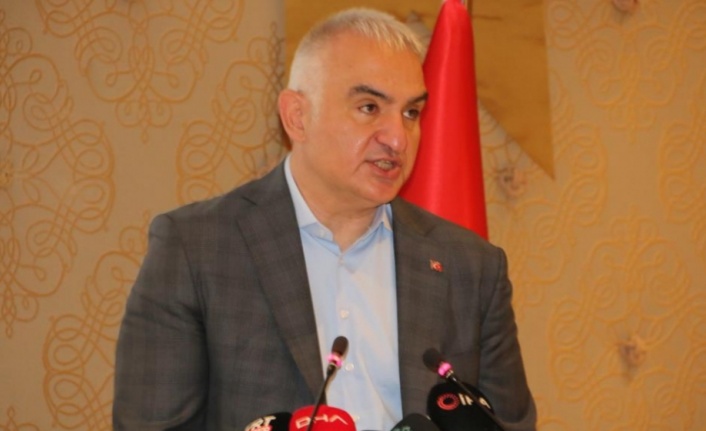 Alanya'ya Rus turist ne zaman gelecek? Bakandan açıklama var