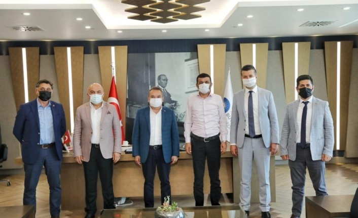 Başkan Böcek CHP'nin il başkanlarını ağırladı
