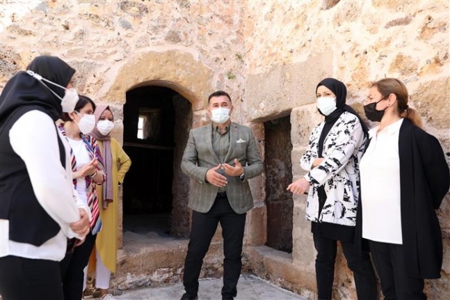 Başkan Yücel Alanya'da bir tarihi daha ayağa kaldırıyor