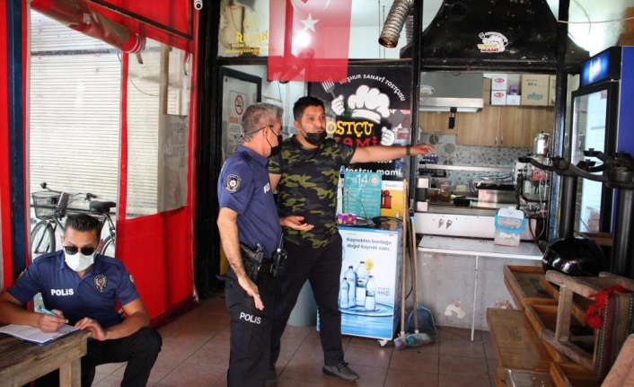 İş yerine 3 ayda dört kez giren hırsızlar tostçuyu canından bezdirdi