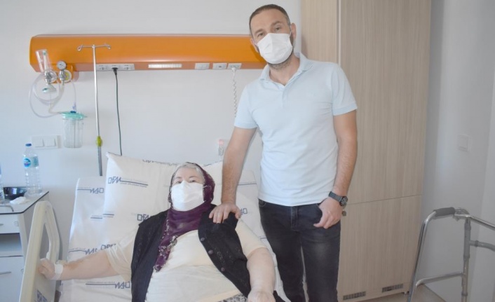 Nevşehir’den Antalya’ya robotik protez cerrahisi için geldi, sağlığına kavuştu