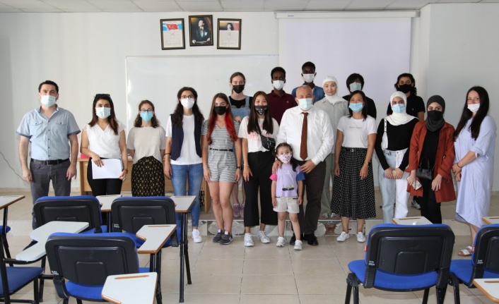 Şahin'den yerleşik yabancılara Türkçe müjdesi