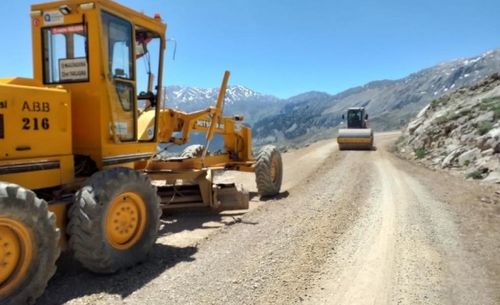 Söbüçimen yayla yoluna bakım onarım