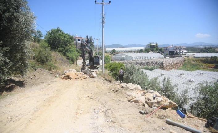 Toslak ve Türkler Mahallelerindeki yollar genişletiliyor
