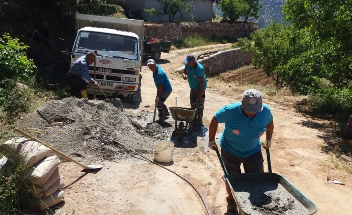Alanya Belediyesi, engelli vatandaş için yaylada beton yol yaptı