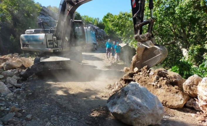 Alanya Söğüt Yaylası ve Çamlıca grup yolunda asfalt çalışması