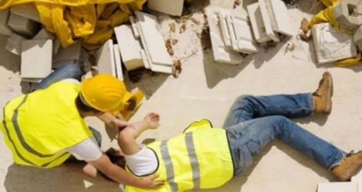 Alanya’da inşaatta düşen işçi ağır yaralandı