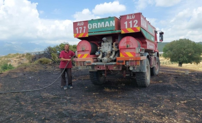 Antalya'da anız yangınında 20 dönüm tarım arazi zarar gördü