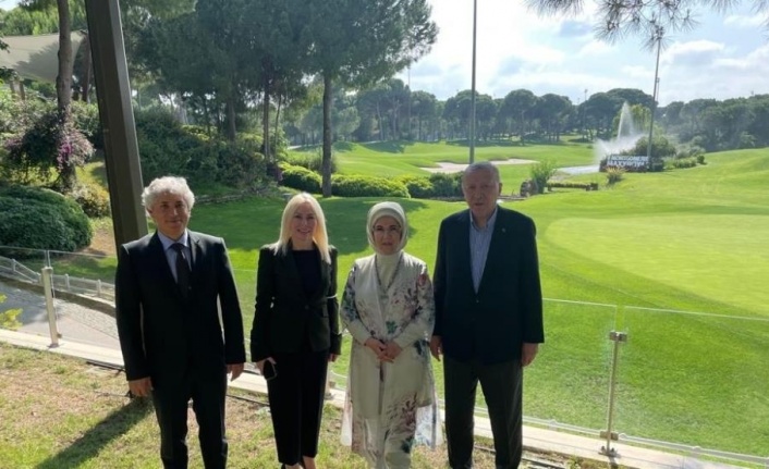 Cumhurbaşkanı Erdoğan, Rektör Özkan ve eşi Ömer Özkan’la bir araya geldi