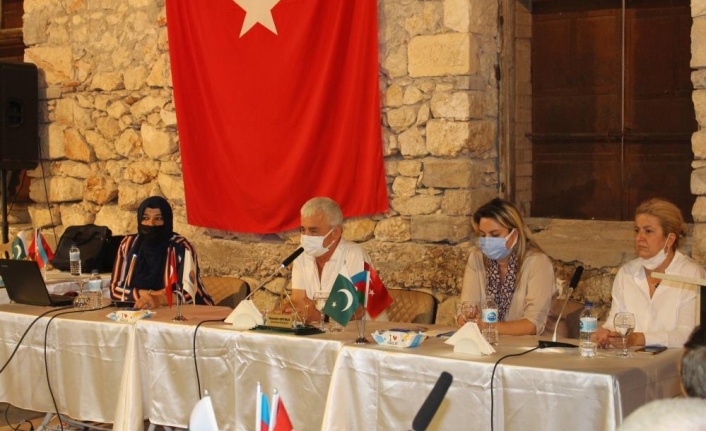 Faydalı böcekler narenciye bahçelerine salınıyor