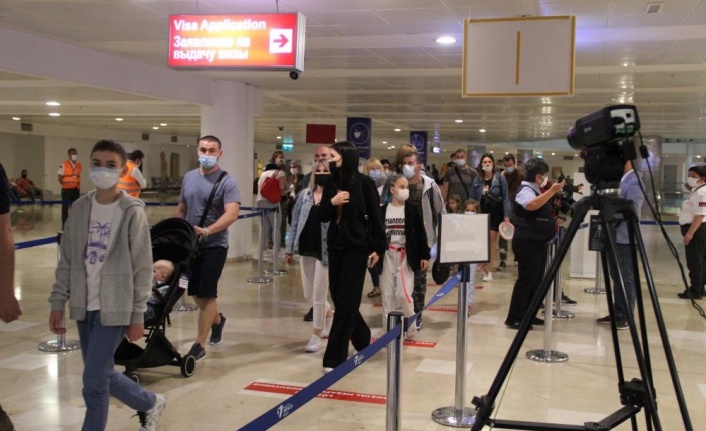 Turizm merkezi Antalya’da vaka sayısındaki düşüş sürüyor