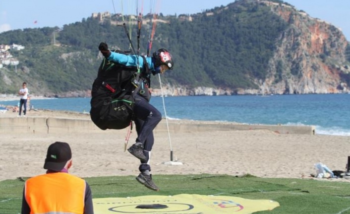 Yamaç paraşüt kupası Alanya'da başlıyor