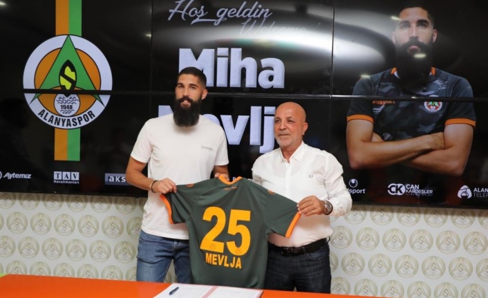 Alanyaspor, Slovenyalı stoperle ile 3 yıllık sözleşme imzaladı