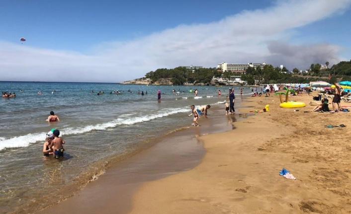 Manavgat'taki yangın Alanya sahillerinden görülüyor