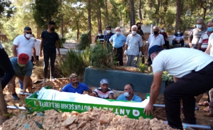 Zihni Yayla cinayet kurbanı mı? Eşinden şok açıklama