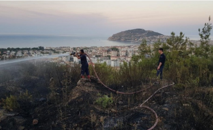 Alanya'da orman yangını vatandaşın dikkatiyle böyle önlendi