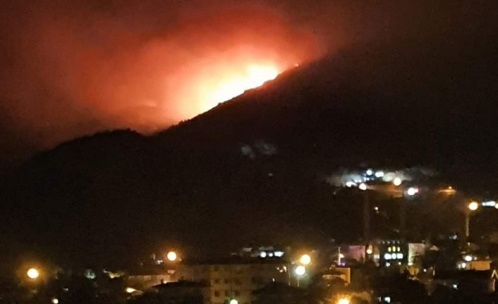 Alevler saran Güzelbağ yeniden boşaltılıyor