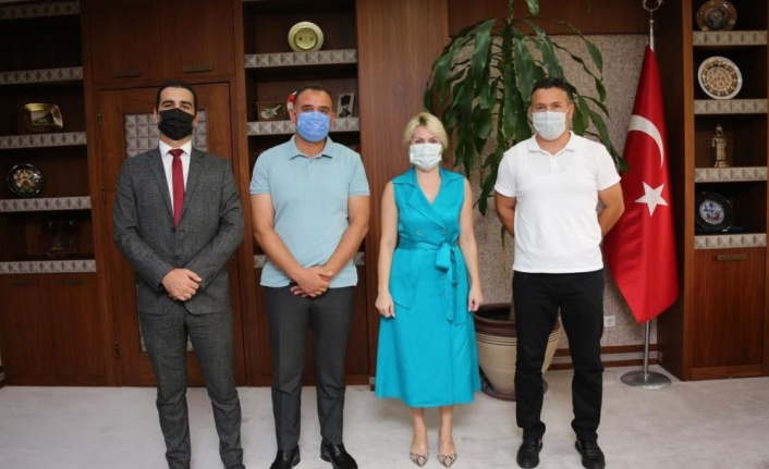 AÜ’den yangında mücadele eden her personel adına 10 fidan bağışı