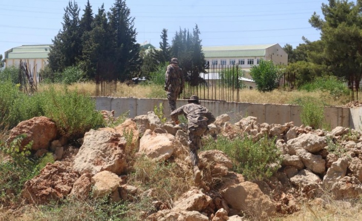 Azra’nın vücudunun kayıp parçaları Özel Harekat polisleri tarafından aranıyor