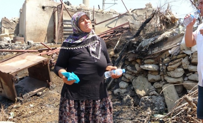 Evi ve parası yanan Cemile Teyze'ye Hollanda’daki Türklerden 15 bin TL