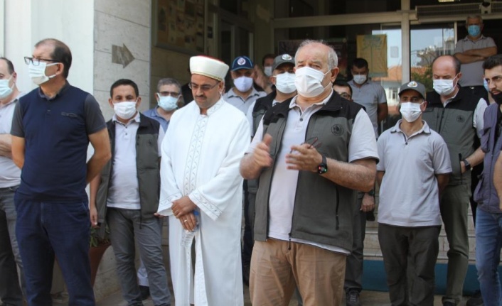 Hayatını kaybeden işçiler için düzenlenen törende mesai arkadaşları gözyaşlarını tutamadı