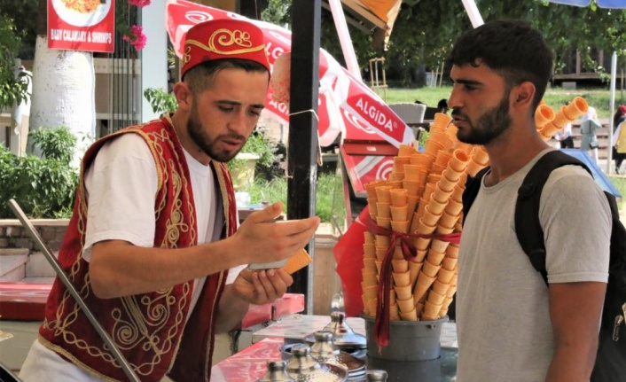 Kaybolan kardeşini bulmak için yüzlerce kilometre uzaklıktan gelip, sokakta kalıyor