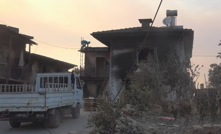 Orman yangınında arkadaşına yardıma gitti, döndüğünde evini küle dönmüş halde buldu