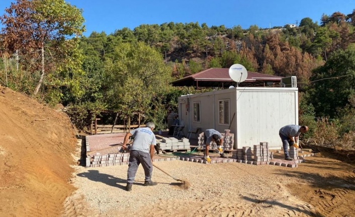 Afetzedelerin yaşadığı prefabrik evler kışa hazırlanıyor