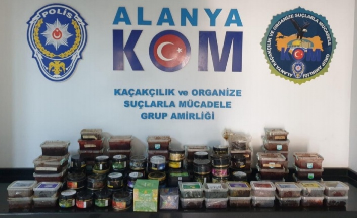 Alanya'da polisten kaçak operasyonu