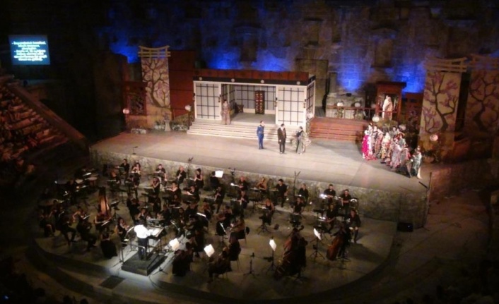 Aspendos 28. kez opera severlere kapılarını açtı