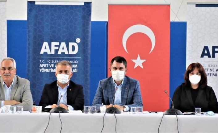 Bakan Kurum:” Muğla ve Manavgat'ta bin 100 binanın yıkım çalışmasını tamamladık”