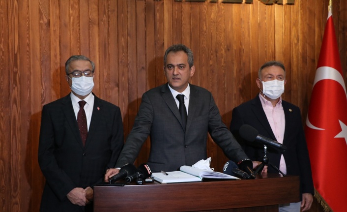 Bakan Özer: 'Covid-19 salgını ortamında en güvenli ortam okullardır'
