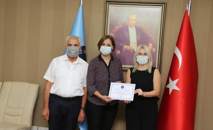Rektör Özkan’dan TÜBİTAK’tan destek alan öğretim üyelerine teşekkür belgesi