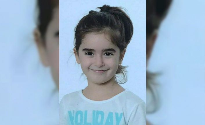 Stor perdenin hayattan kopardığı 5 yaşındaki Miray Elif toprağa verildi